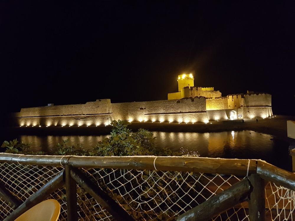Hotel La Calabrese Isola Di Capo Rizzuto ภายนอก รูปภาพ