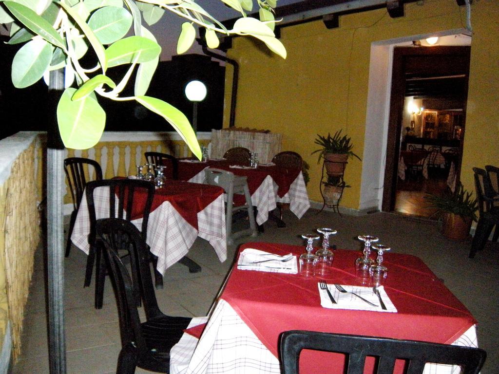 Hotel La Calabrese Isola Di Capo Rizzuto ภายนอก รูปภาพ