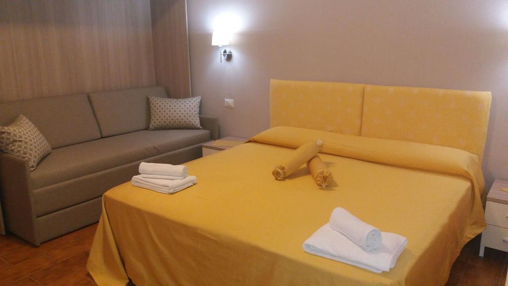 Hotel La Calabrese Isola Di Capo Rizzuto ภายนอก รูปภาพ