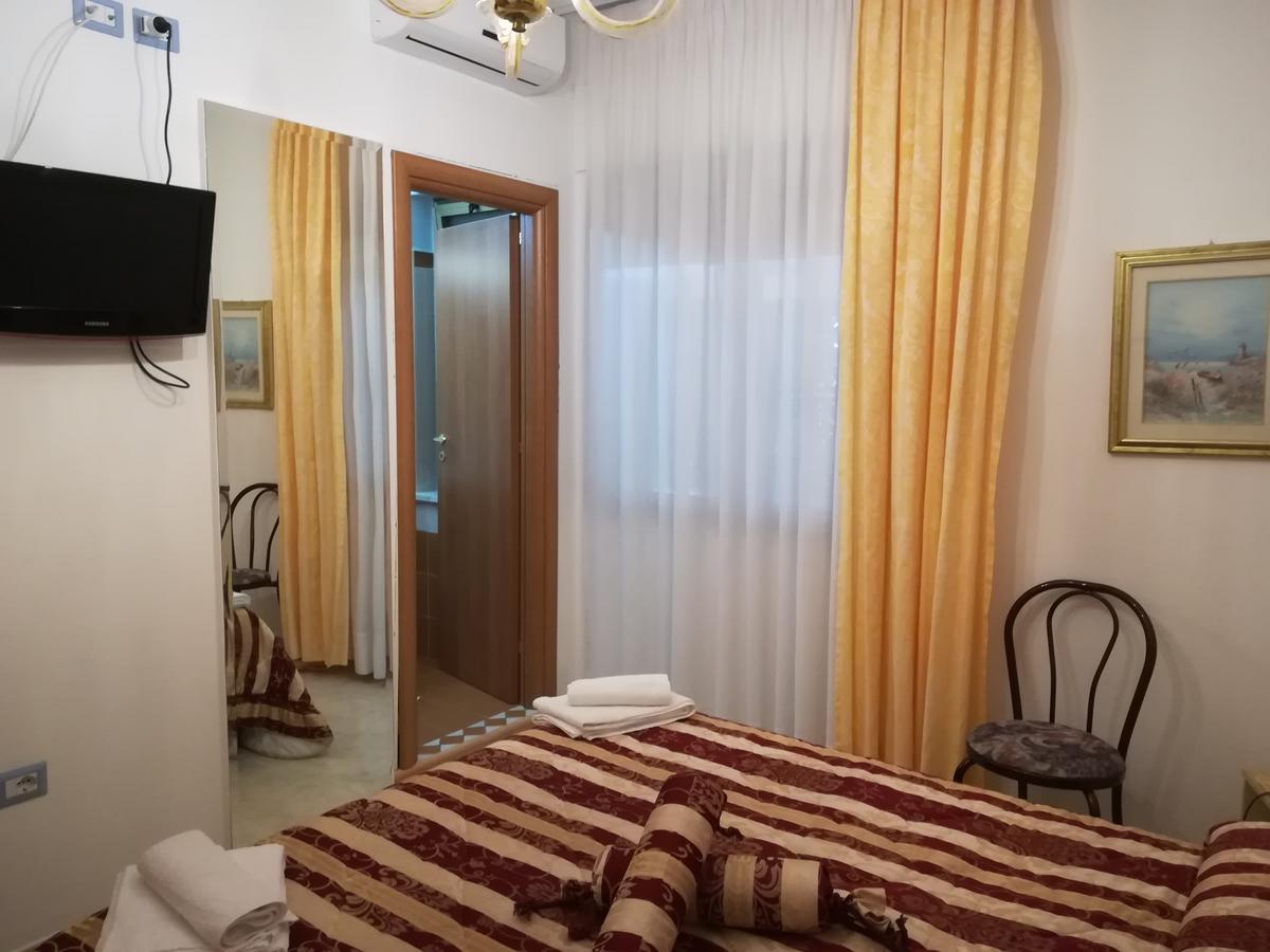 Hotel La Calabrese Isola Di Capo Rizzuto ภายนอก รูปภาพ