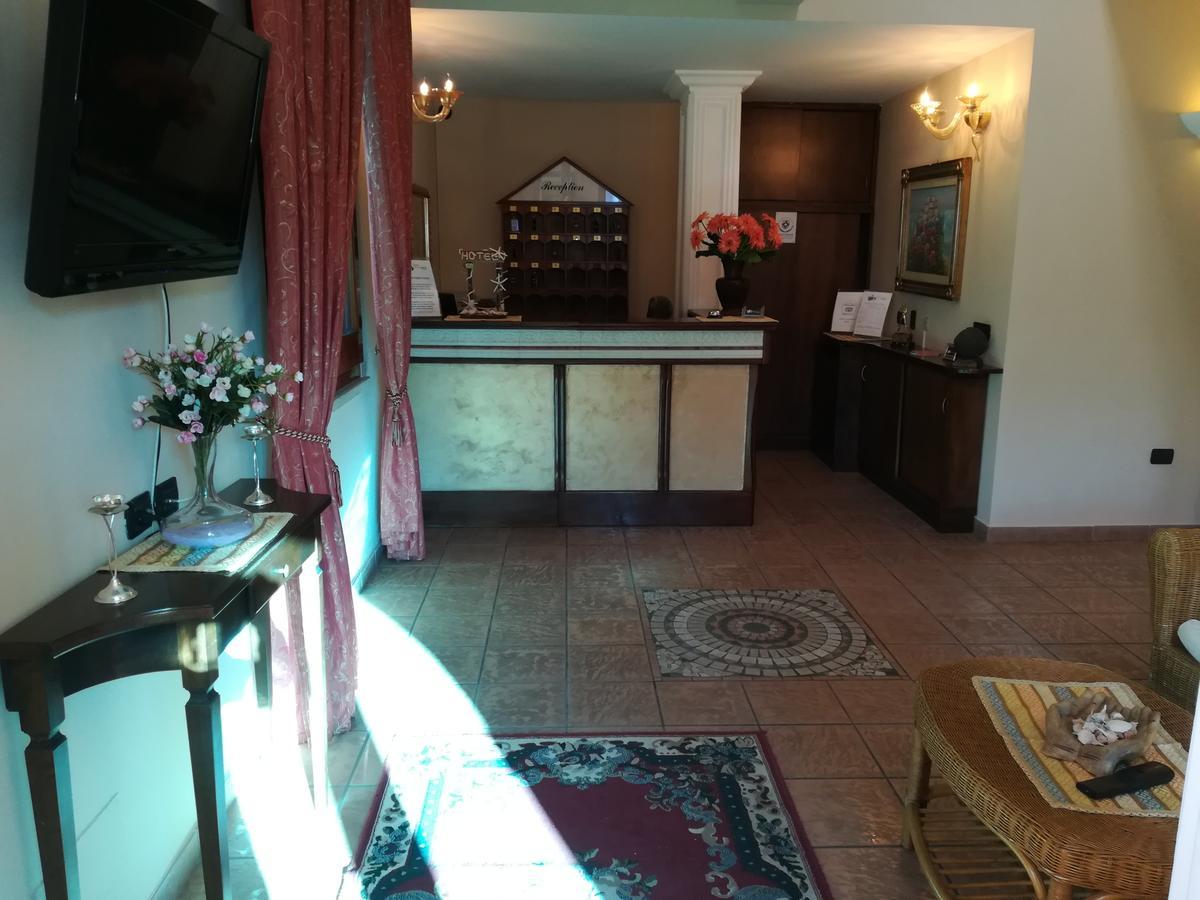 Hotel La Calabrese Isola Di Capo Rizzuto ภายนอก รูปภาพ