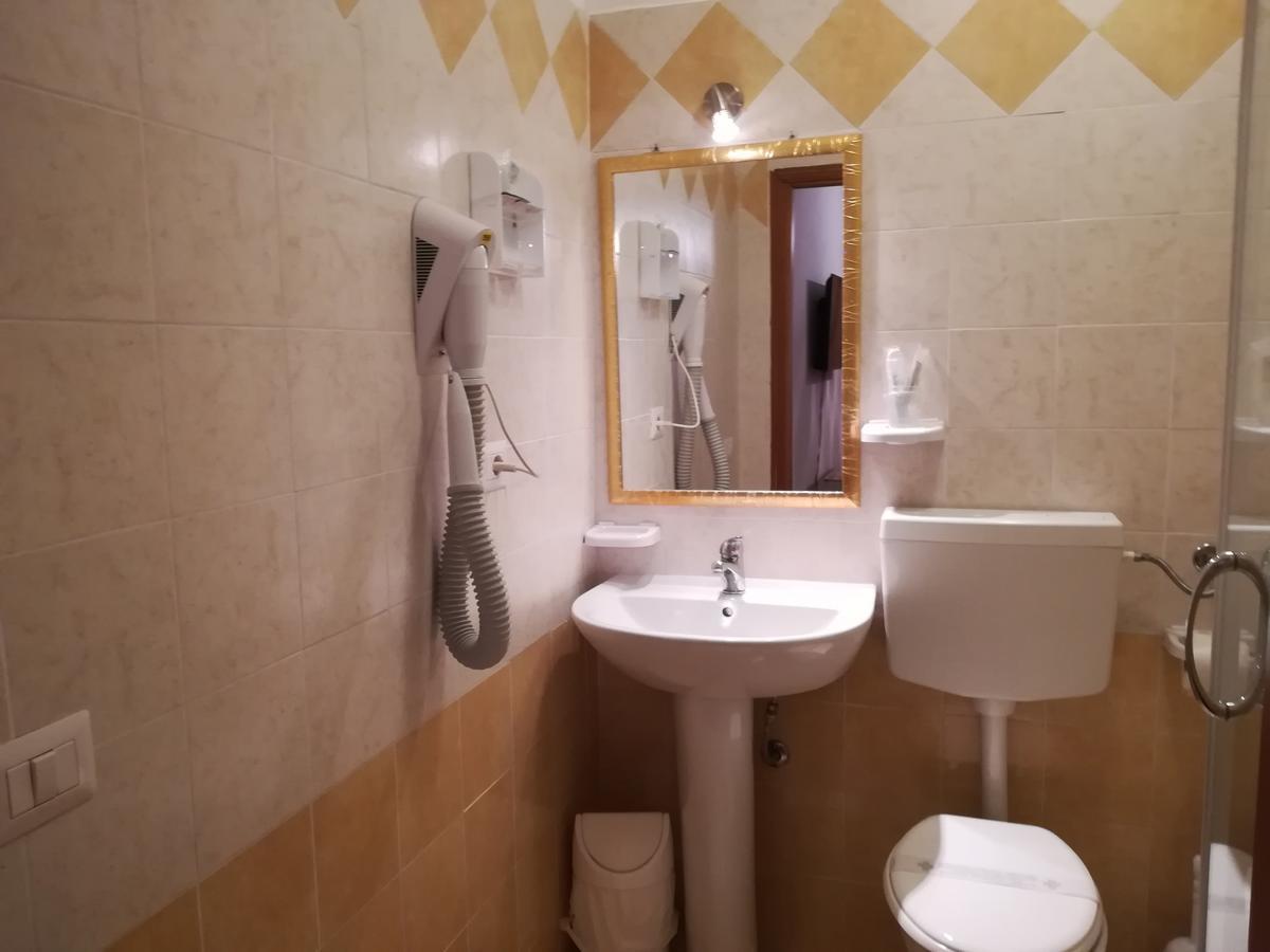 Hotel La Calabrese Isola Di Capo Rizzuto ภายนอก รูปภาพ
